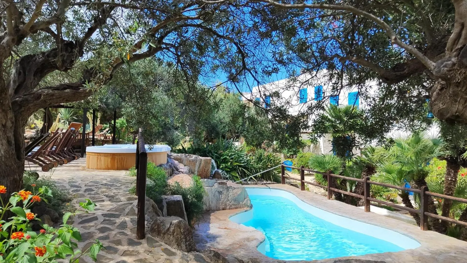 Marettimo Residence 4*,